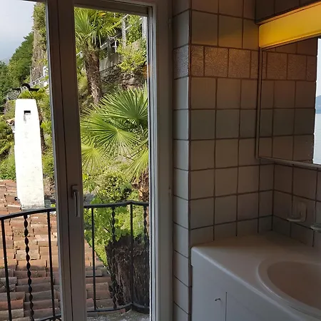Villa Seefront In - Maggiore, Ticino