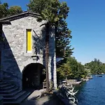 Seefront In - Maggiore, Ticino *