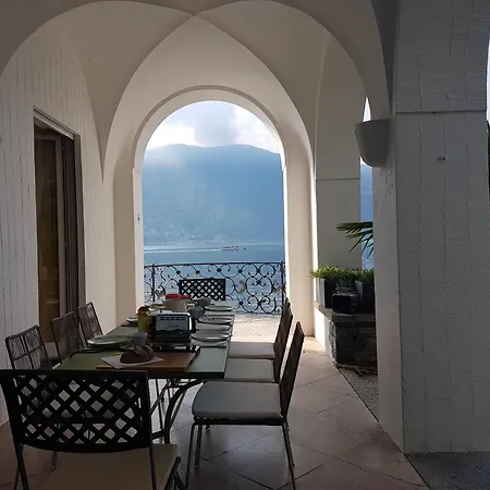 فيلة Seefront In - Maggiore, Ticino أسكونا